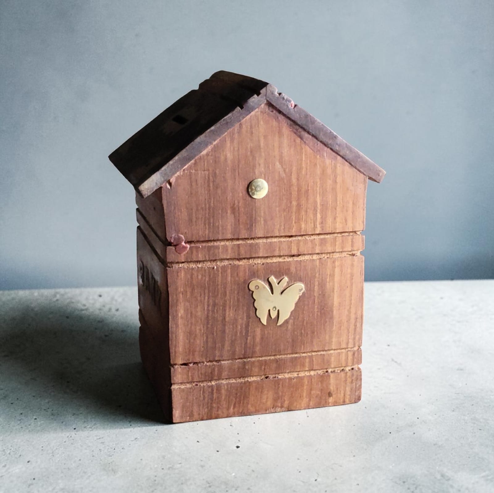 Handmade Wooden House Money Bank | Hut Shape Piggy Bank with Lid — image 2