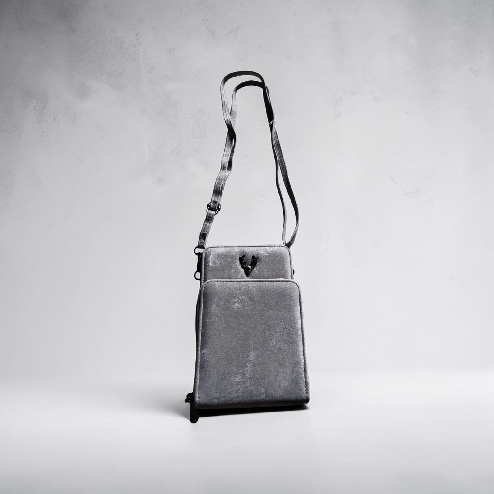 Women's Designer Handbag — image 5